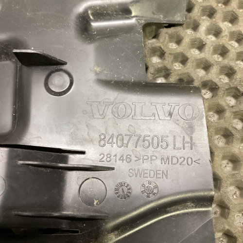 Накладка панели приборов, L VOLVO