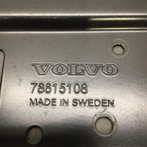 Кронштейн номерного знака Volvo