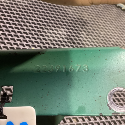 Кронштейн ДВС D13K7 VOLVO