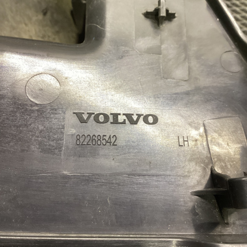 Накладка зеркала нижняя, L VOLVO