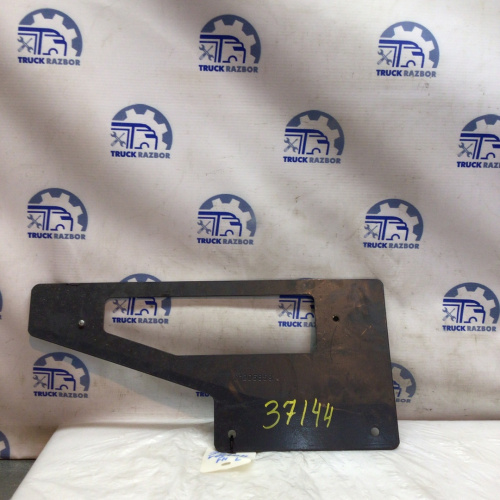 Кронштейн отражателя крыла, L Volvo