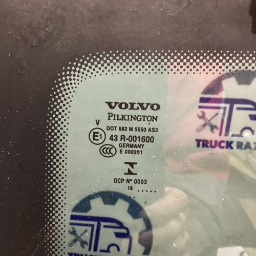 Стекло люка с кронштейнами VOLVO