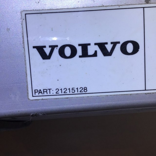 Бампер задний отбойник Volvo