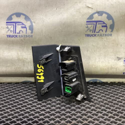 Панель USB/AUX (вход) VOLVO