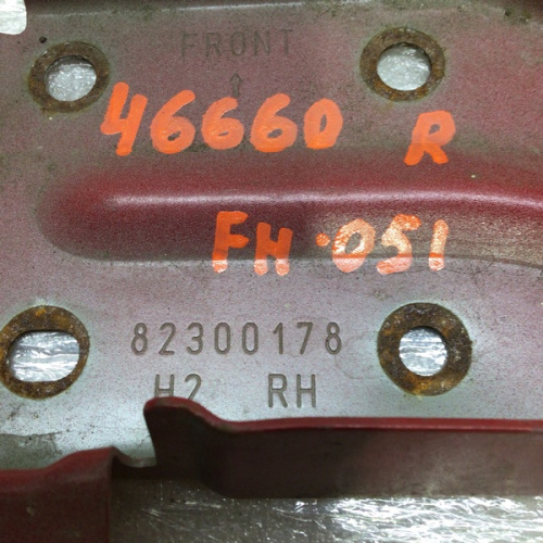 Кронштейн кабины, R Volvo