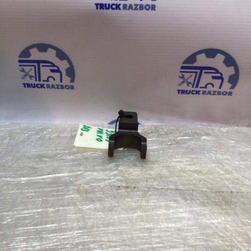 Крепление форсунки D13 Volvo