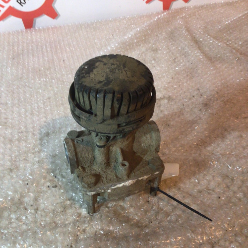 Клапан ускорительный Volvo
