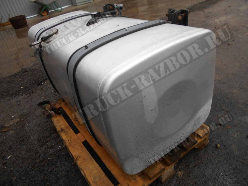 Бак топливный в сборе 600L