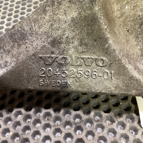 Кронштейн ДВС задний, R Volvo