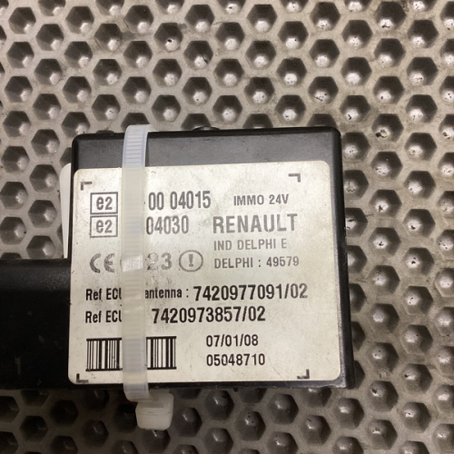 Блок управления имобилайзером Renault