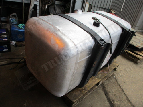 Бак топливный в сборе 650L