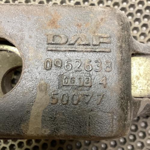 Крюк буксировочный DAF