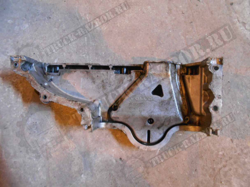 Крышка двигателя